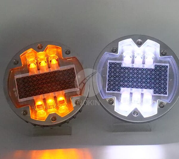 What Is the Working Principle of Solar Road Stud Light?